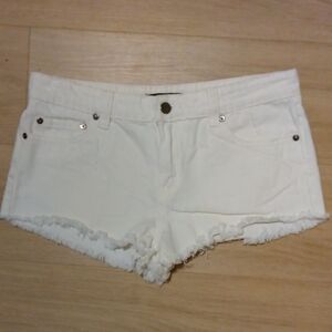 FOREVER 21- Low Rise White Booty Shorts Size 28